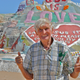 Illustration for article titled This Man Built A Colorful Mountain In The Desert With His Bare Hands